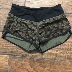 Lululemon speed up shorts 2.5 size 2